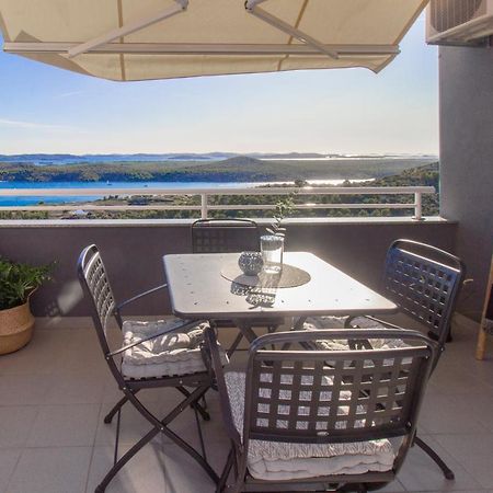 Apartment Sea View Шибеник Экстерьер фото